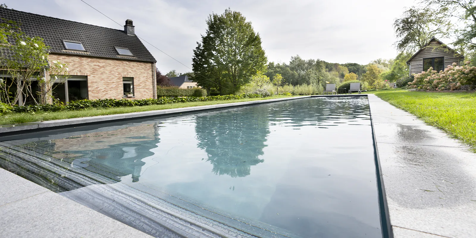 Piscine de Corroy, abords