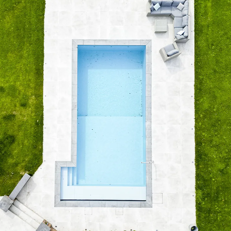 Piscine de Chaumont-Gistoux, vue rapprochée